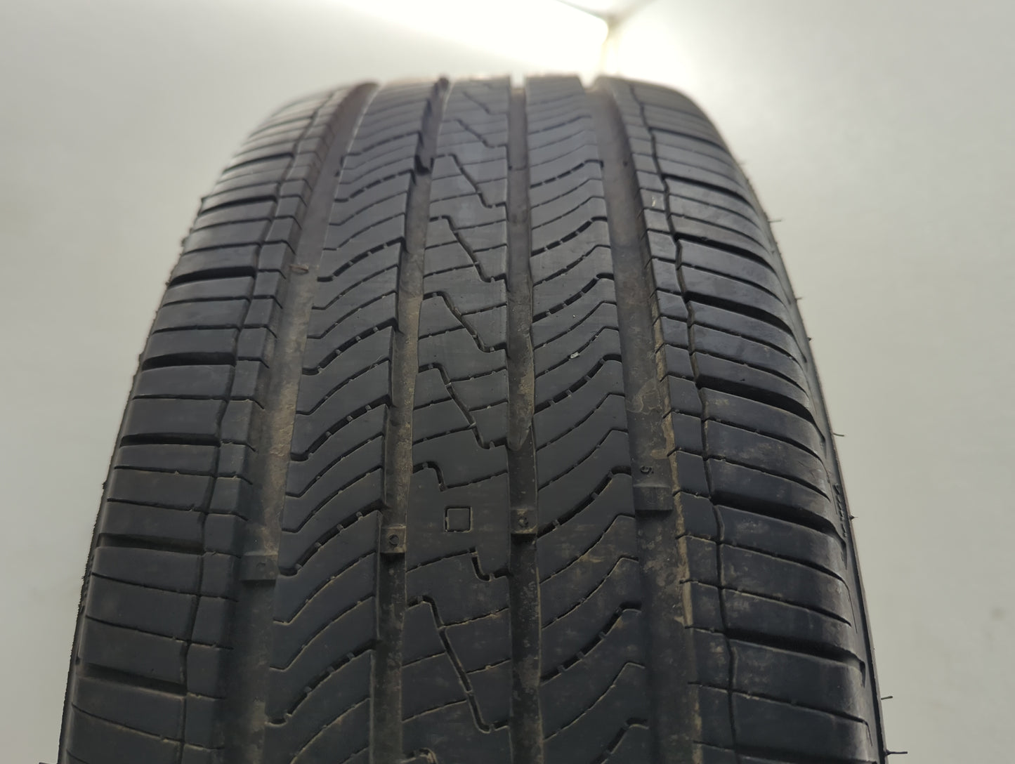 Used Tire 225/60R17 COOPER ENDEAVOR 99H - Tread Depth 9.5/32 - Oemusedautoparts1.com