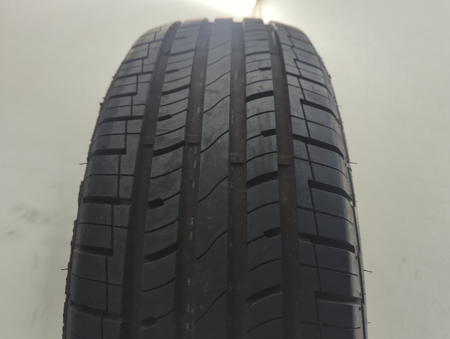 Used Tire 215/55R17 MASTERCRAFT STRATUS AS 99T - Tread Depth 9.5/32 - Oemusedautoparts1.com