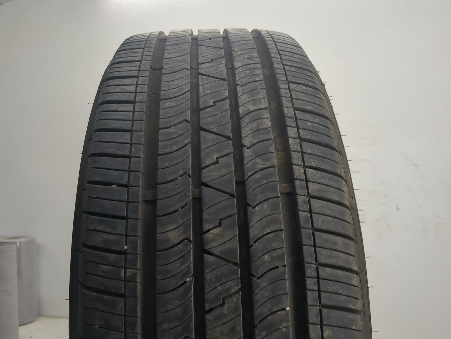 Used Tire 215/55R17 MASTERCRAFT COURSER QUEST 94V - Tread Depth 9/32 - Oemusedautoparts1.com