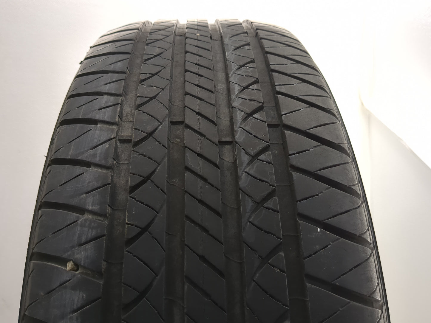 Used Tire 225/65R17 DOUGLAS TOURING 102H - Tread Depth 6.5/32 - Oemusedautoparts1.com