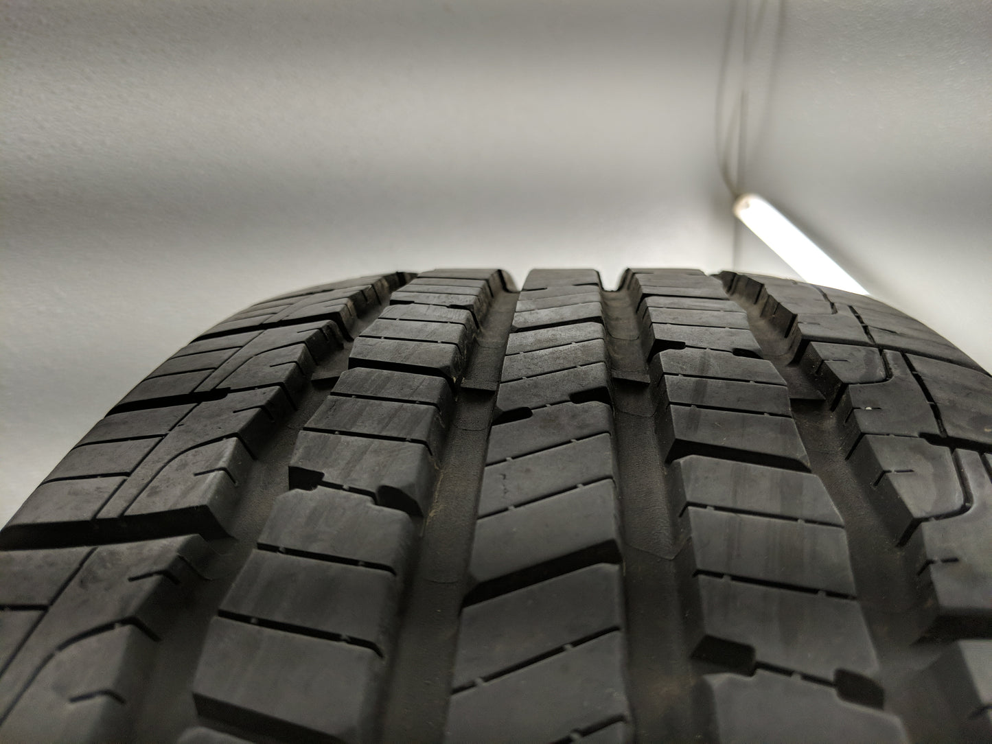 Used Tire 215/60R17 GOODYEAR RELIANT ALL SEASON 96V - Tread Depth 8.5/32 - Oemusedautoparts1.com
