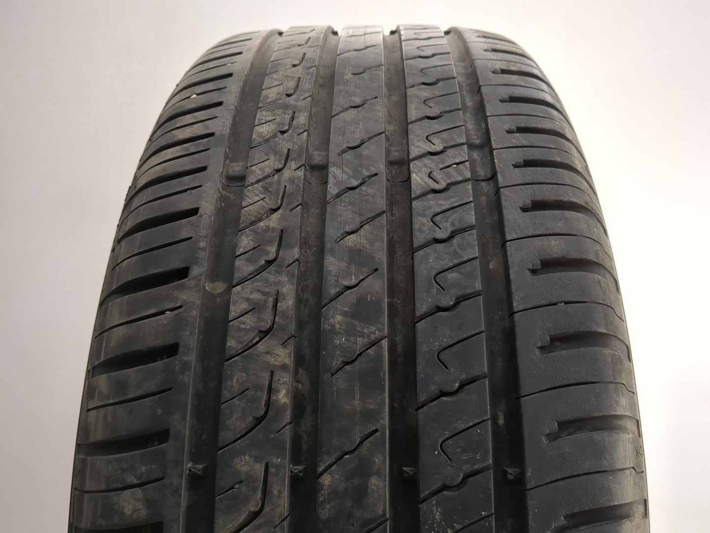 Used Tire 215/55R16 BARUM BRAVURIS 5 HM 97H - Tread Depth 8/32 - Oemusedautoparts1.com
