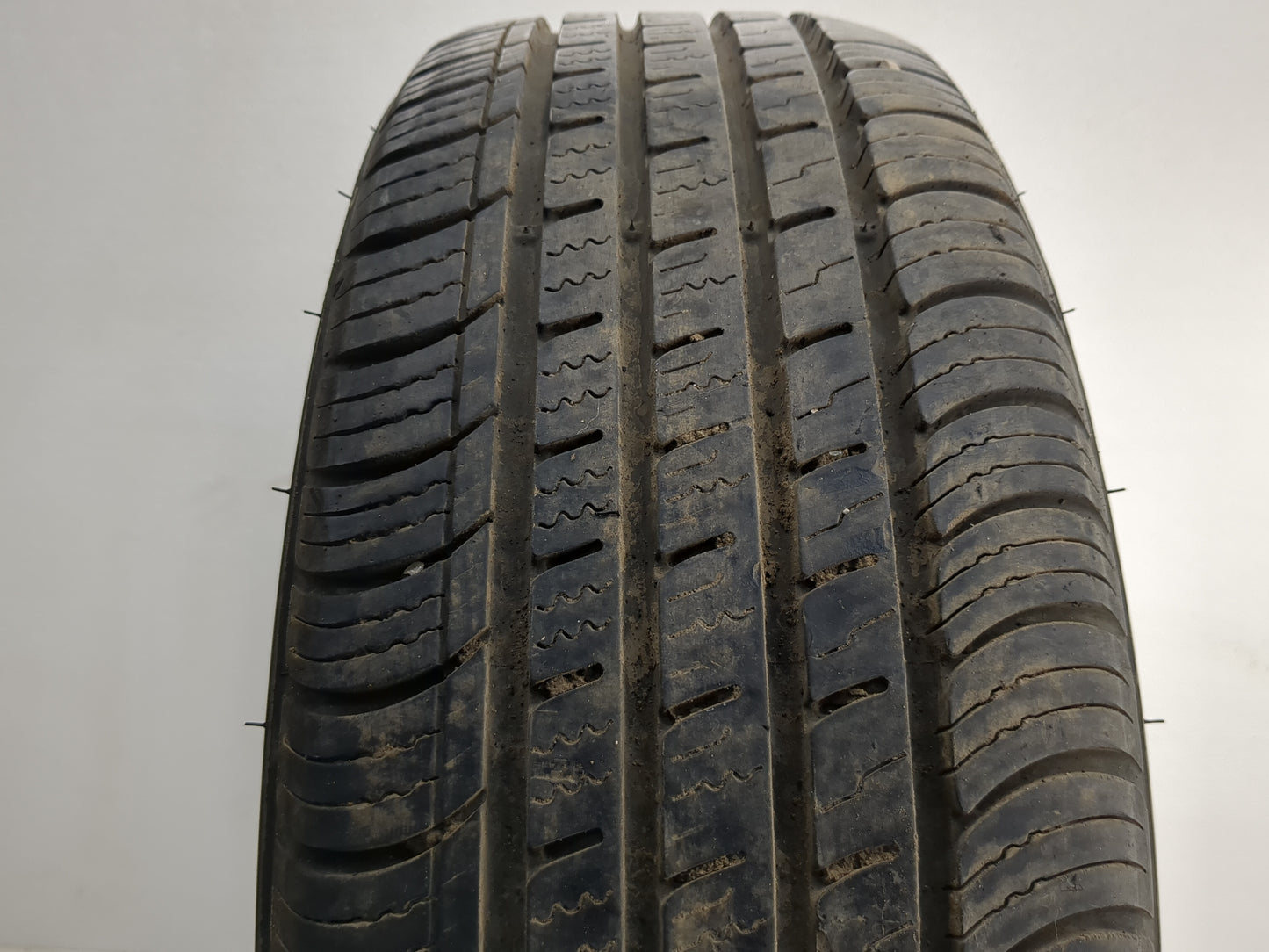 Used Tire 195/65R15 SUREDRIVE TOURING A/S 91H - Tread Depth 9/32 - Oemusedautoparts1.com