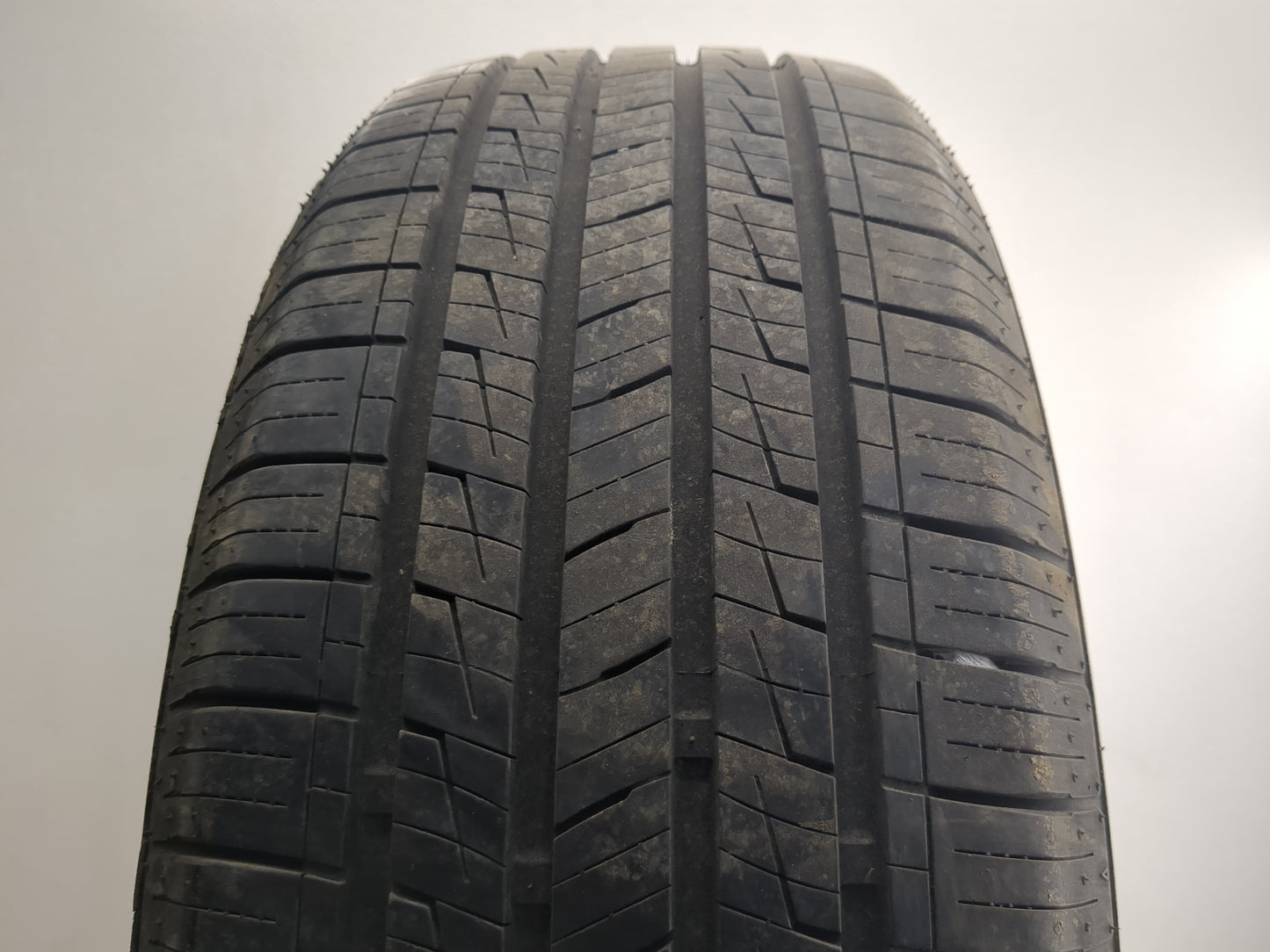 Used Tire 225/60R18 IRONHEAD REFLEX IHO1 100H - Tread Depth 9.5/32 - Oemusedautoparts1.com