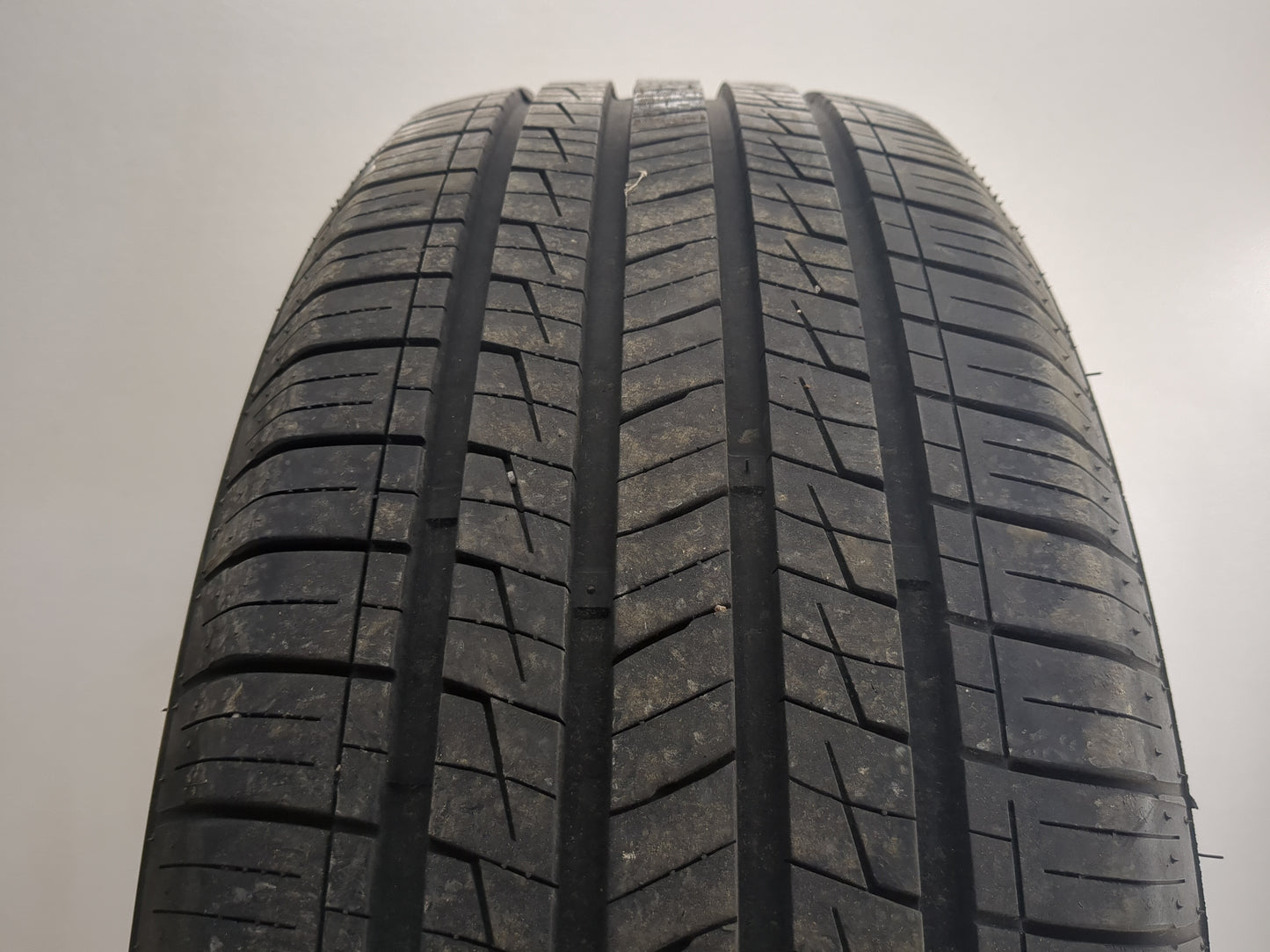 Used Tire 25/60R18 IRONHEAD REFLEX IHO1 100H - Tread Depth 9.5/32 - Oemusedautoparts1.com