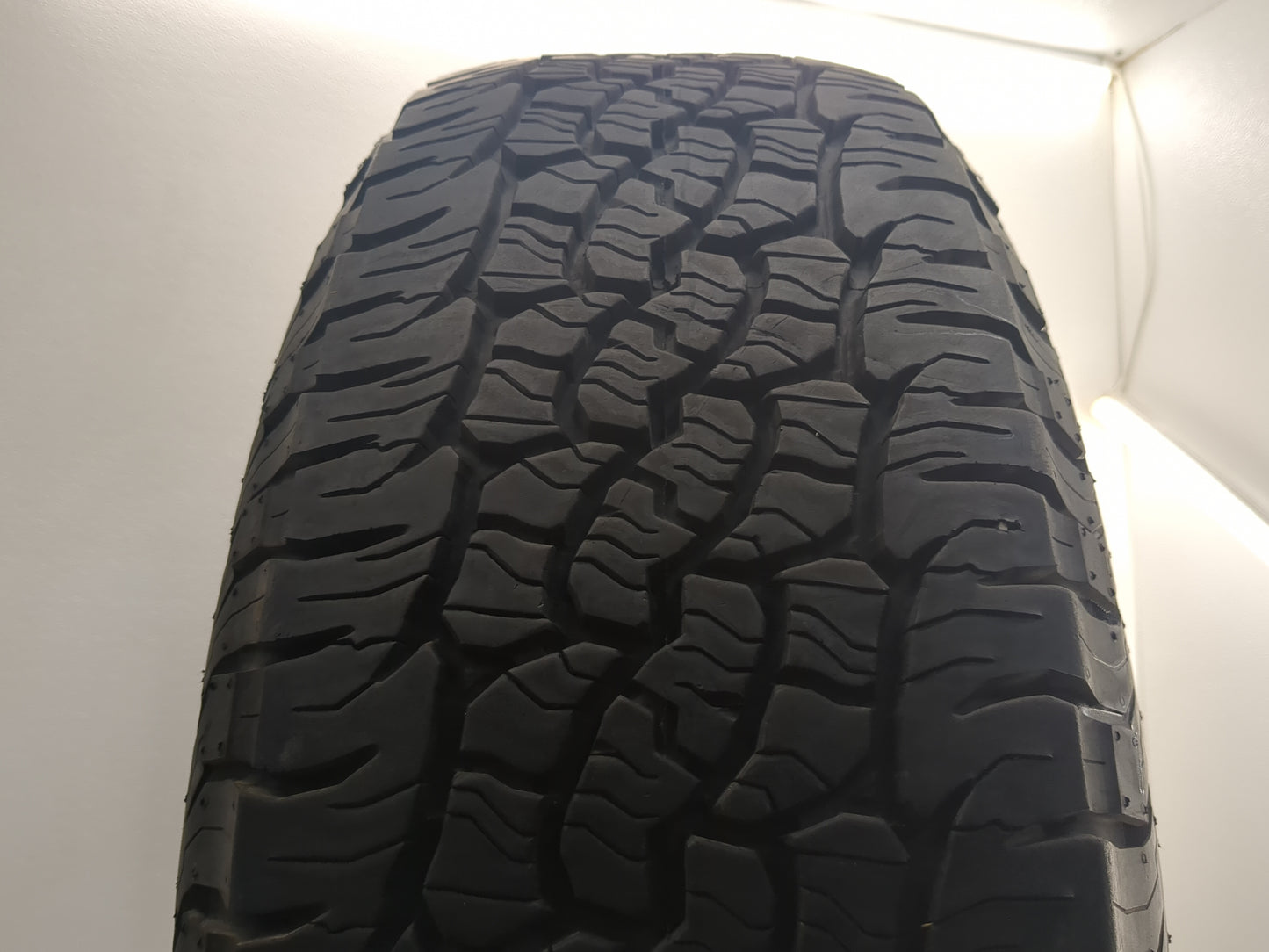 Used Tire 265/70R17 BFGOODRICH TRAIL-TERRAIN T/A 115S - Tread Depth 9/32 - Oemusedautoparts1.com