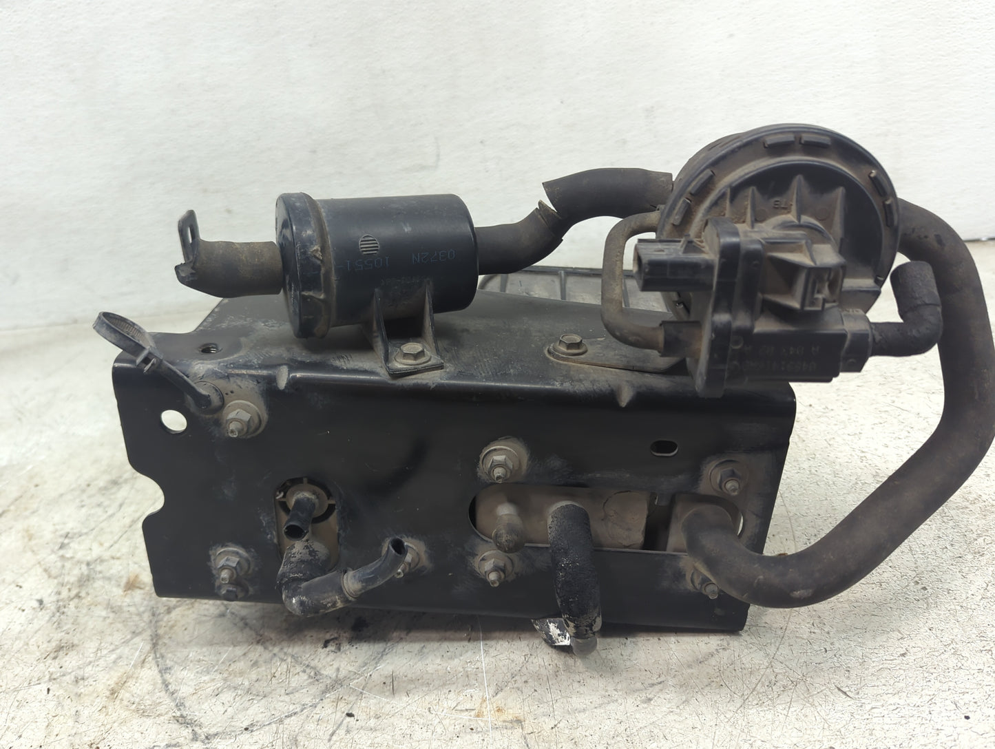 2002 Dodge Ram 1500 Fuel Vapor Charcoal Canister - Oemusedautoparts1.com