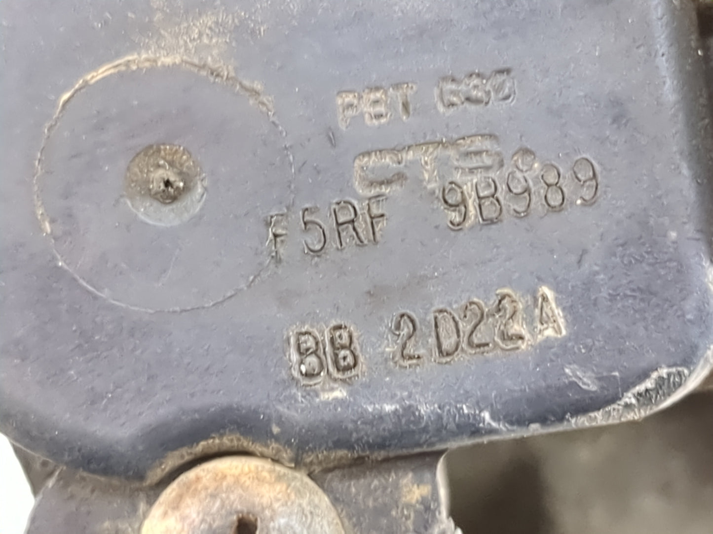 2002 Ford Escape Throttle Body P/N:F5RF 9B989 Fits OEM Used Auto Parts - Oemusedautoparts1.com
