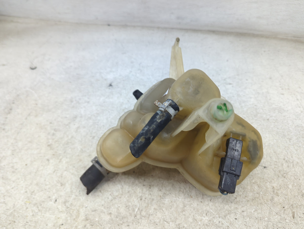 2001-2007 Ford Escape Windshield Washer Fluid Reservoir Bottle Oem 1498751 - Oemusedautoparts1.com
