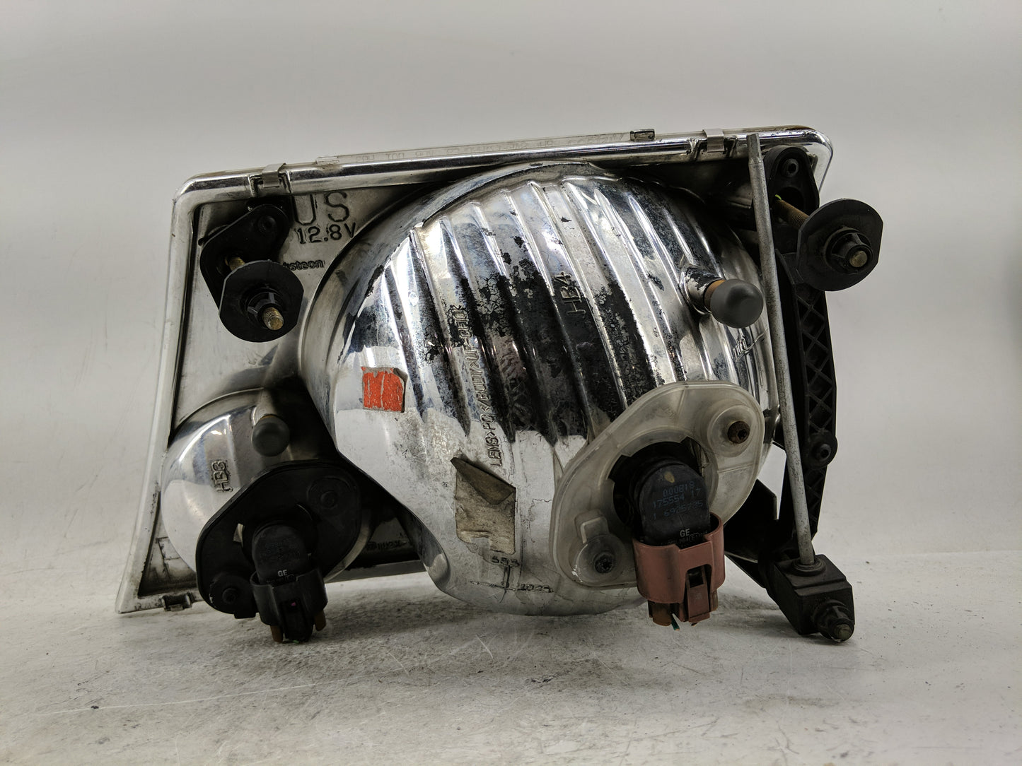 2002-2005 Ford Explorer Passenger Right Oem Head Light Headlight Lamp - Oemusedautoparts1.com