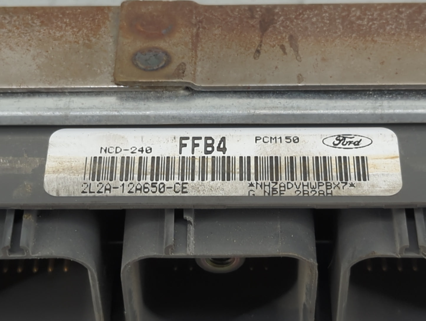 2002 Ford Explorer PCM Engine Control Computer ECU ECM PCU OEM P/N:2L2A-12A650-CE Fits OEM Used Auto Parts - Oemusedautopart