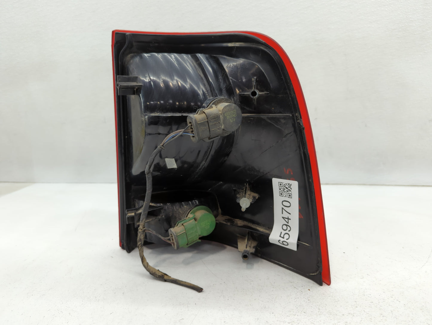2001-2005 Ford Explorer Tail Light Assembly Driver Left OEM P/N:44ZH-1465 Fits Fits 2001 2002 2003 2004 2005 OEM Used Auto P