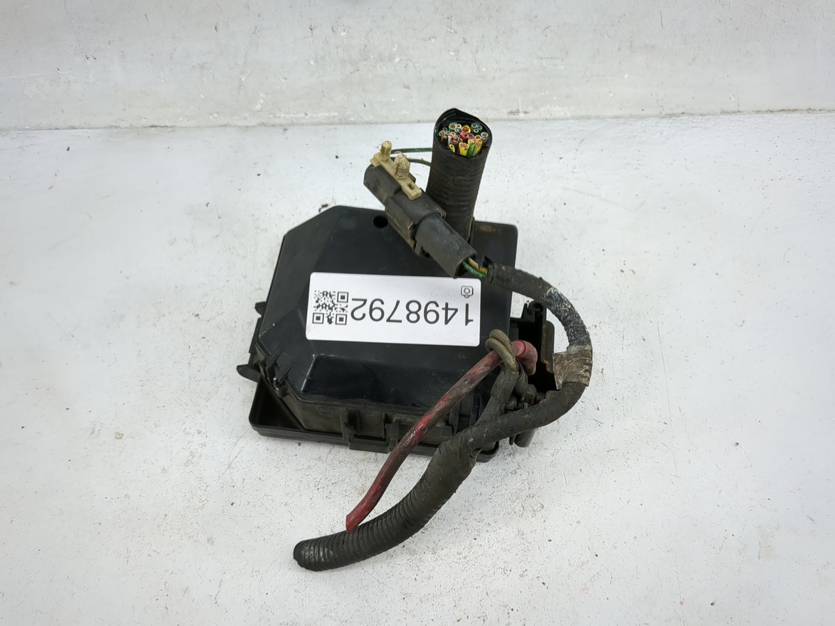 2001-2002 Ford Mustang Fusebox Fuse Box Panel Relay Module P/N:F8ZB-14A003-C Fits Fits 2001 2002 OEM Used Auto Parts - Oemus