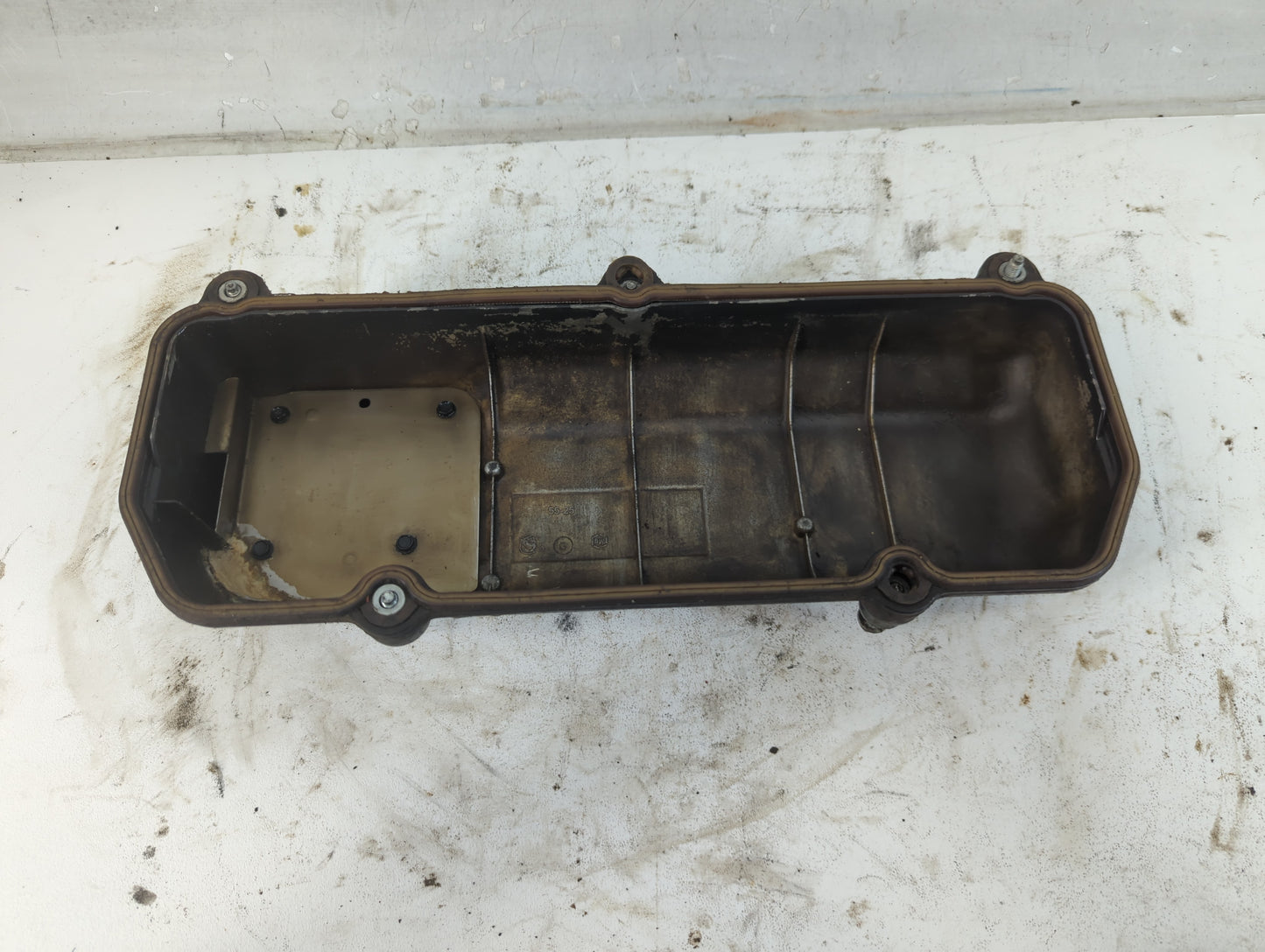 2002 Ford Windstar Driver Left Cylinder Head Valve Cover Fits OEM Used Auto Parts - Oemusedautoparts1.com