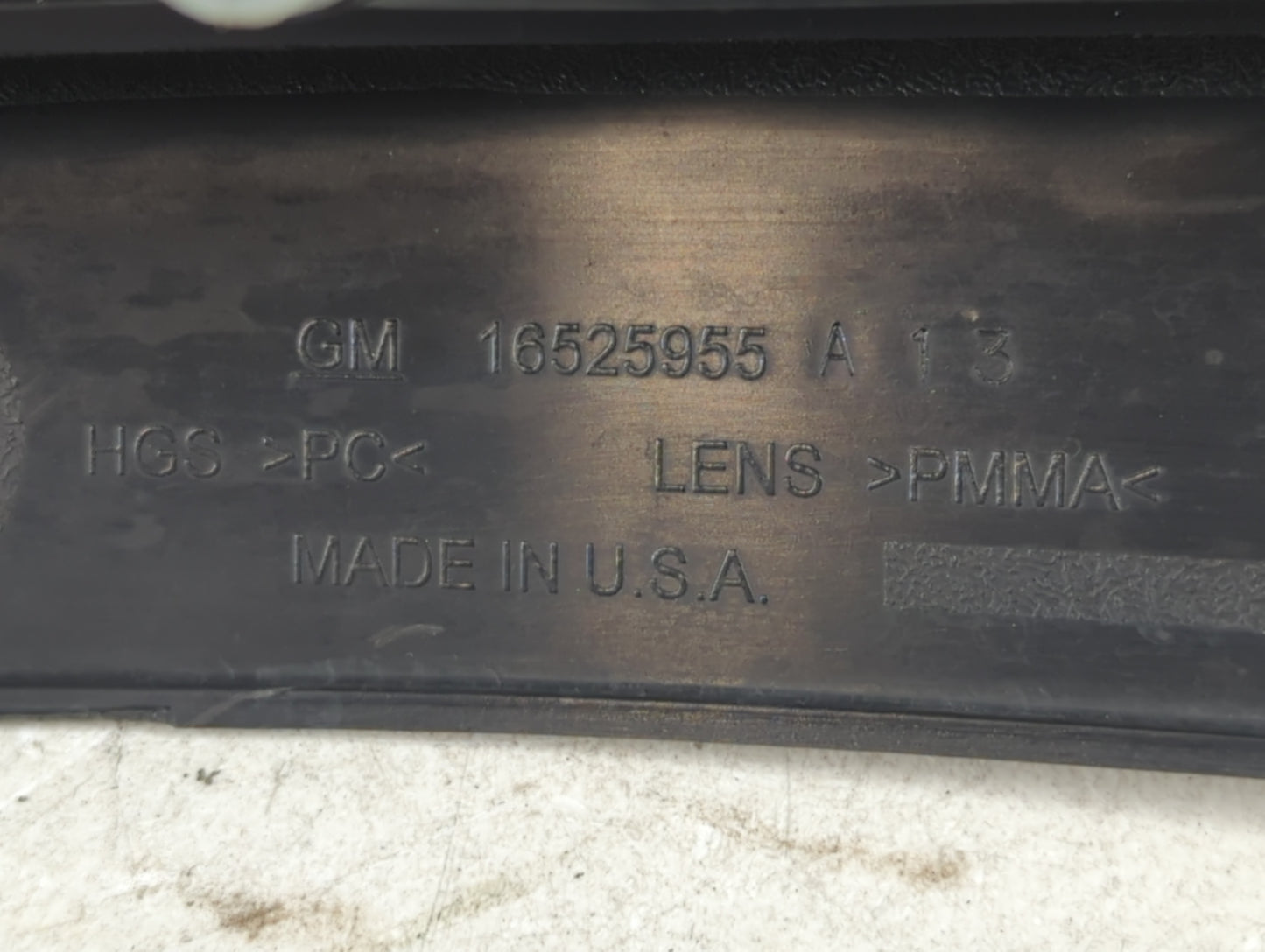 2002-2009 Gmc Envoy Tail Light Assembly Driver Left OEM P/N:16525955 Fits Fits 2002 2003 2004 2005 2006 2007 2008 2009 OEM U