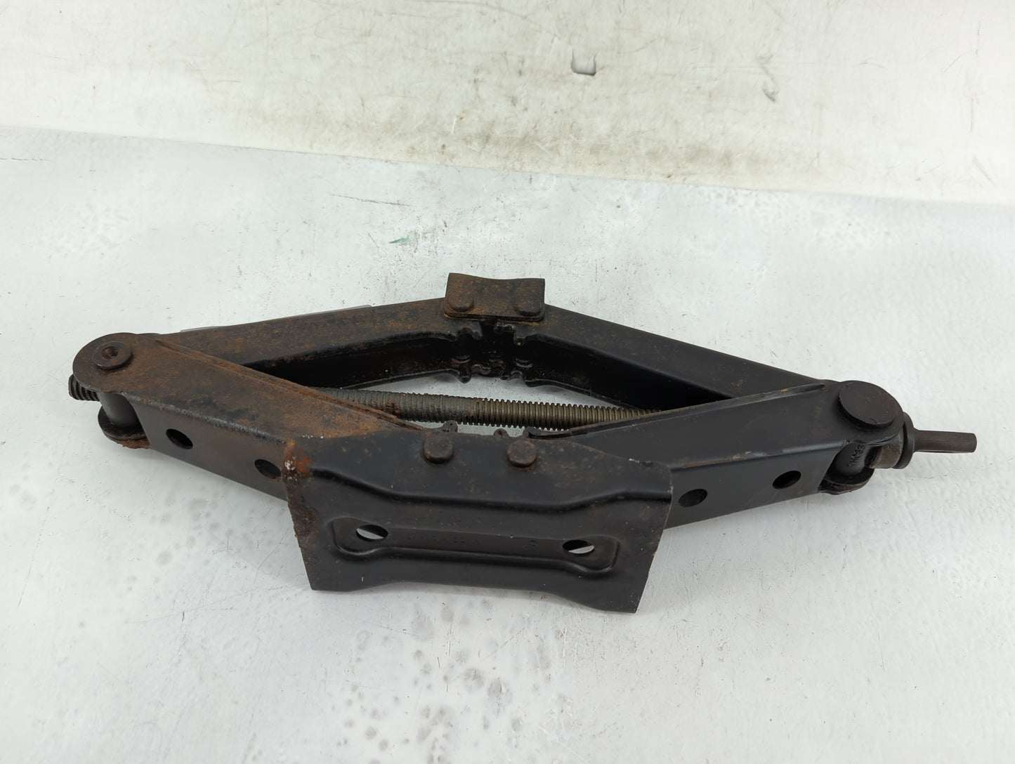 2002 Honda Accord Spare Scissor Car Jack 1415788 - Oemusedautoparts1.com