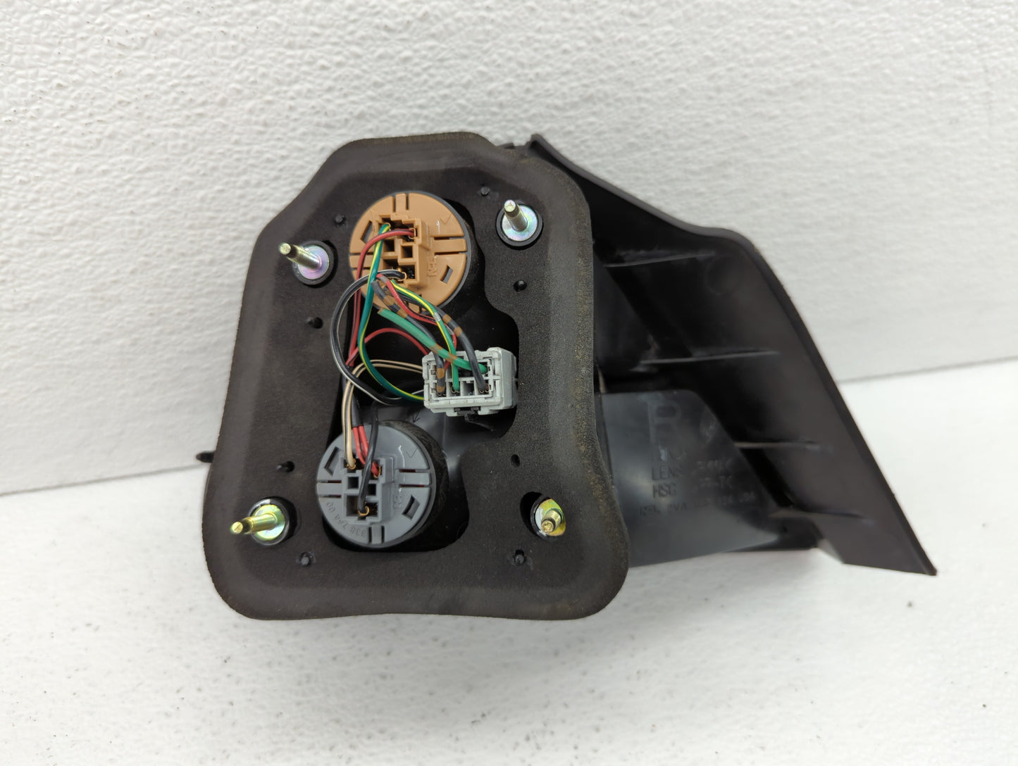 1998-2002 Honda Accord Tail Light Assembly Passenger Right OEM P/N:2VA 938 864 Fits Fits 1998 1999 2000 2001 2002 OEM Used A