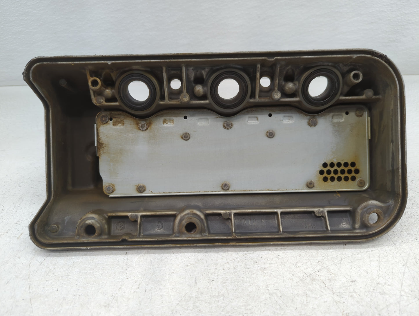 2002 Honda Civic Driver Left Cylinder Head Valve Cover P/N:37-15 R70-R Fits OEM Used Auto Parts - Oemusedautoparts1.com