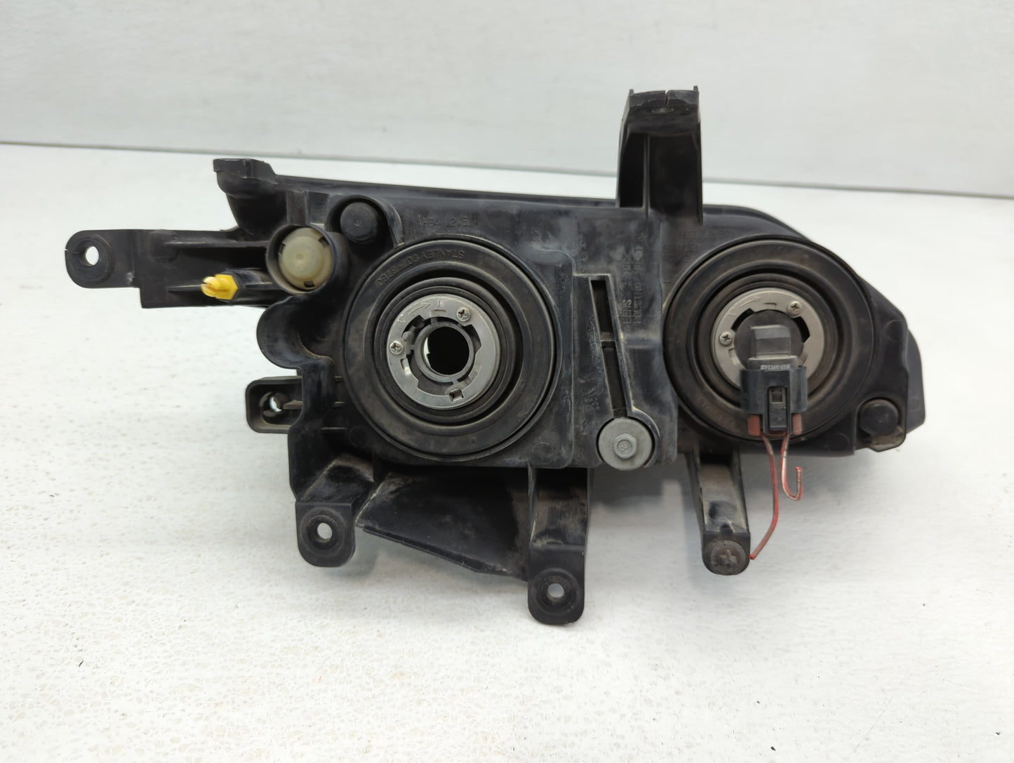 2002-2004 Isuzu Axiom Driver Left Oem Head Light Headlight Lamp - Oemusedautoparts1.com