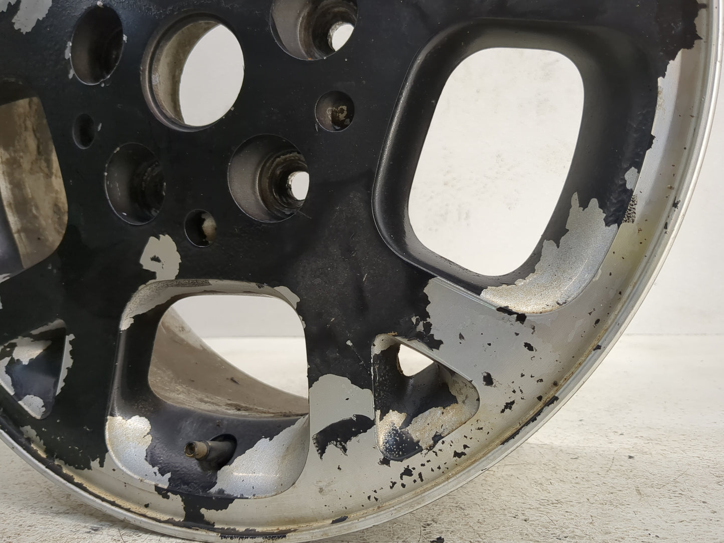 1999-2003 Jeep Grand Cherokee Oem Wheel Rim 1126434 - Oemusedautoparts1.com