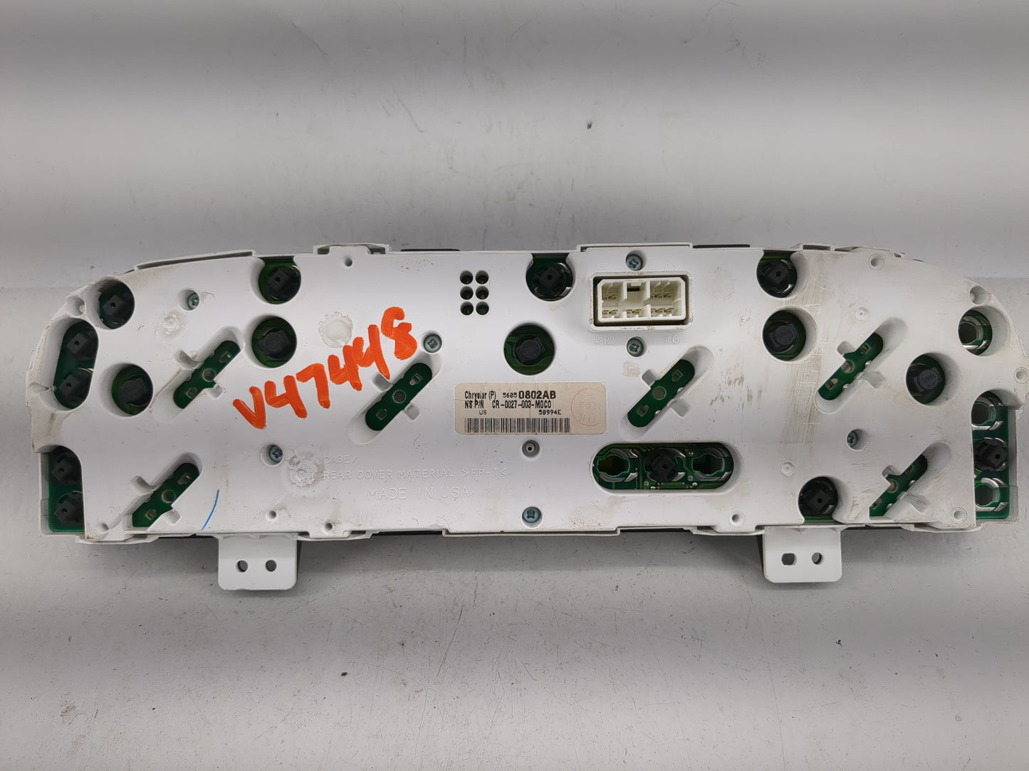 2002-2004 Jeep Grand Cherokee Instrument Cluster Speedometer Gauges P/N:56050802AB Fits Fits 2002 2003 2004 OEM Used Auto Pa