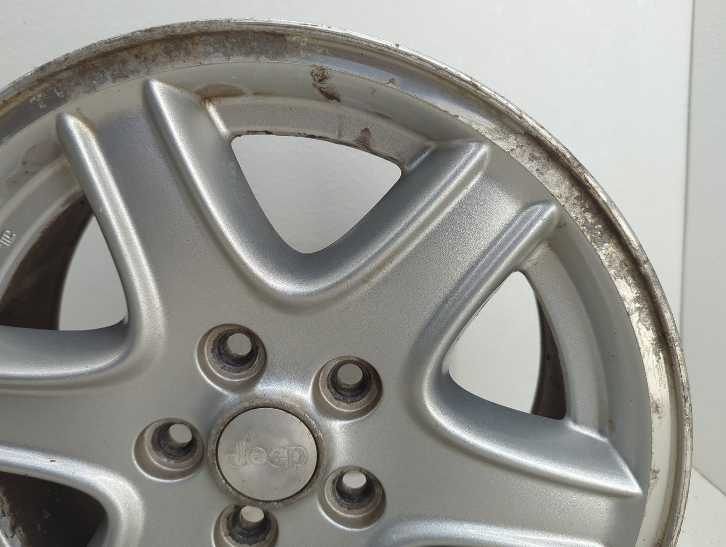 2002-2004 Jeep Liberty Oem Wheel Rim 1098558 - Oemusedautoparts1.com