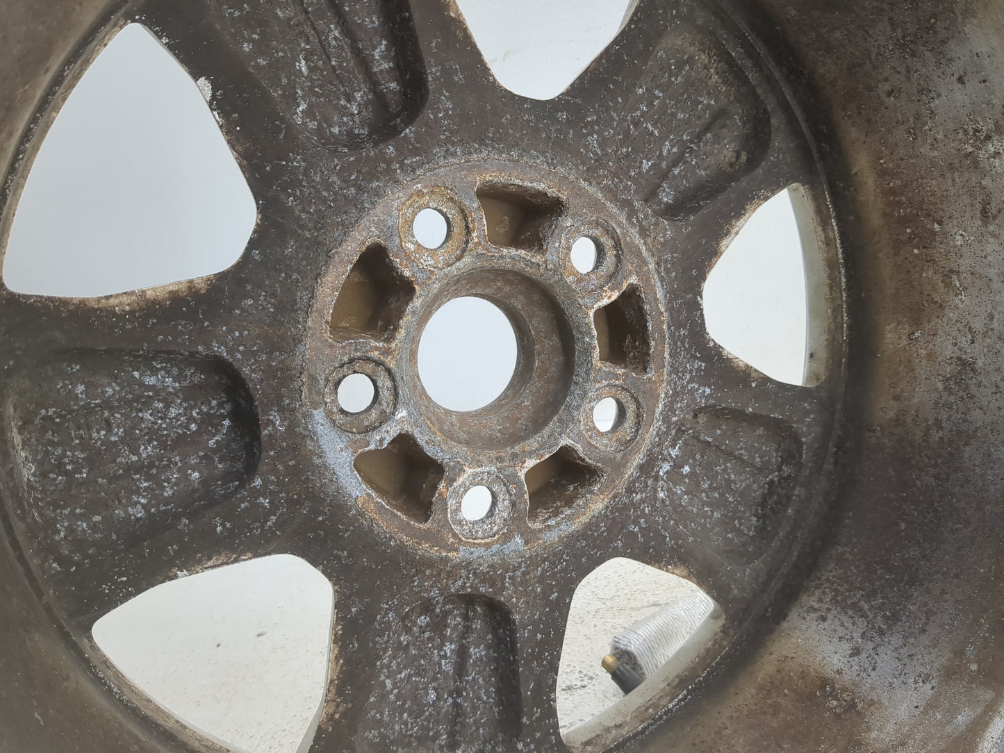 2002-2007 Jeep Liberty Oem Wheel Rim 1305482 - Oemusedautoparts1.com