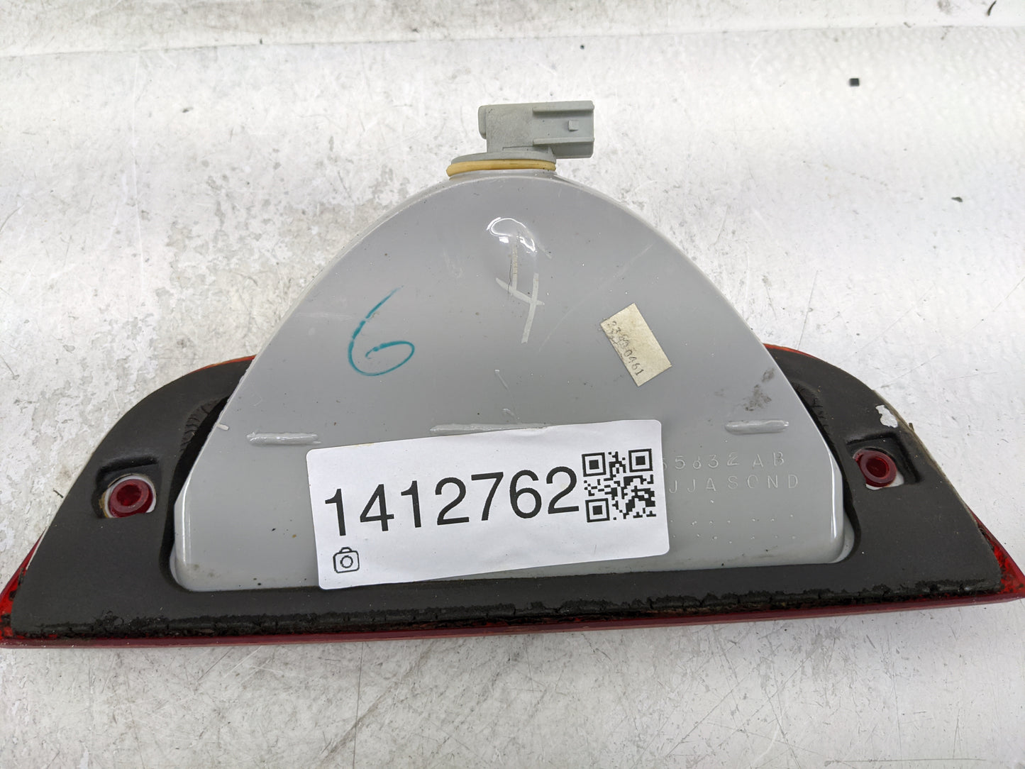2002 Jeep Liberty Third Brake Light Tail Light P/N:55155832AB Fits OEM Used Auto Parts - Oemusedautoparts1.com