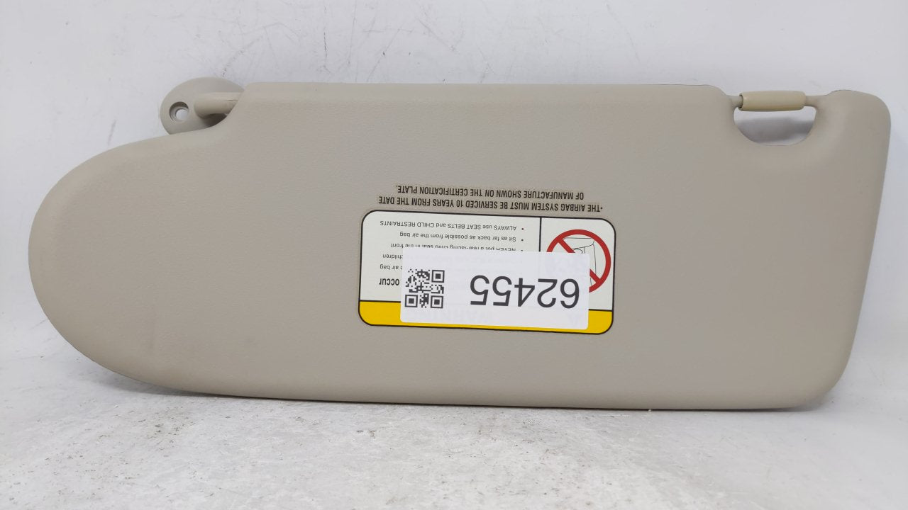 2002 Land Rover Freelander Sun Visor Shade Replacement Passenger Right Mirror Fits OEM Used Auto Parts - Oemusedautoparts1.c