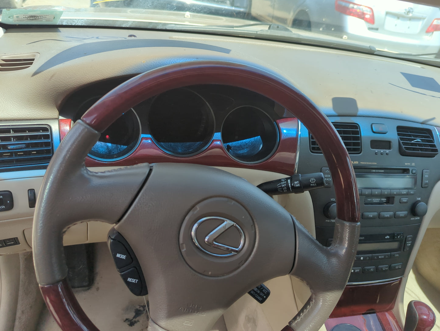 2002-2003 Lexus Es300 Instrument Cluster Speedometer Gauges Miles:130K Fits Fits 2002 2003 2004 OEM Used Auto Parts - Oemuse