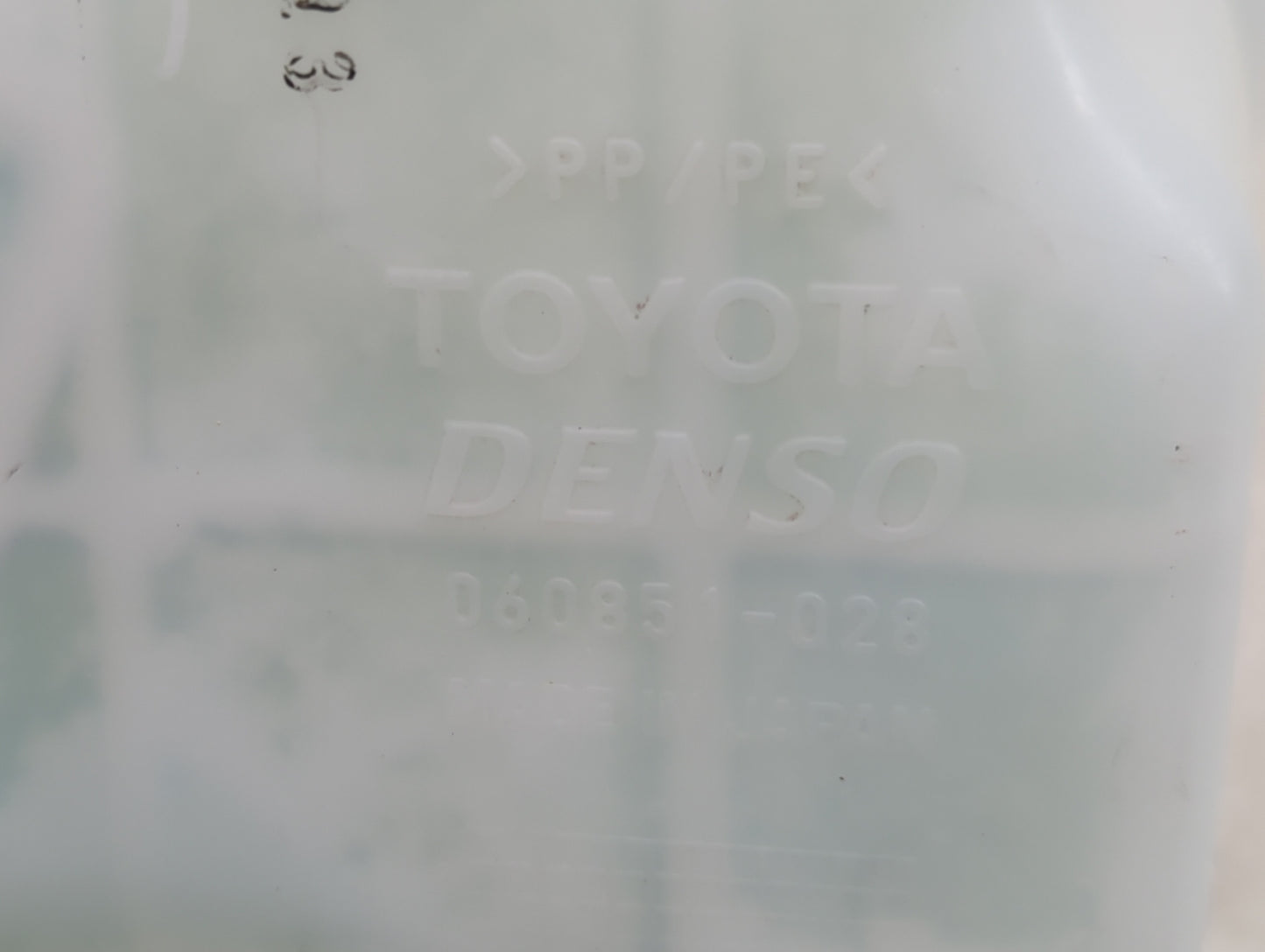 2001-2006 Lexus Ls430 Windshield Washer Fluid Reservoir Bottle Oem - Oemusedautoparts1.com