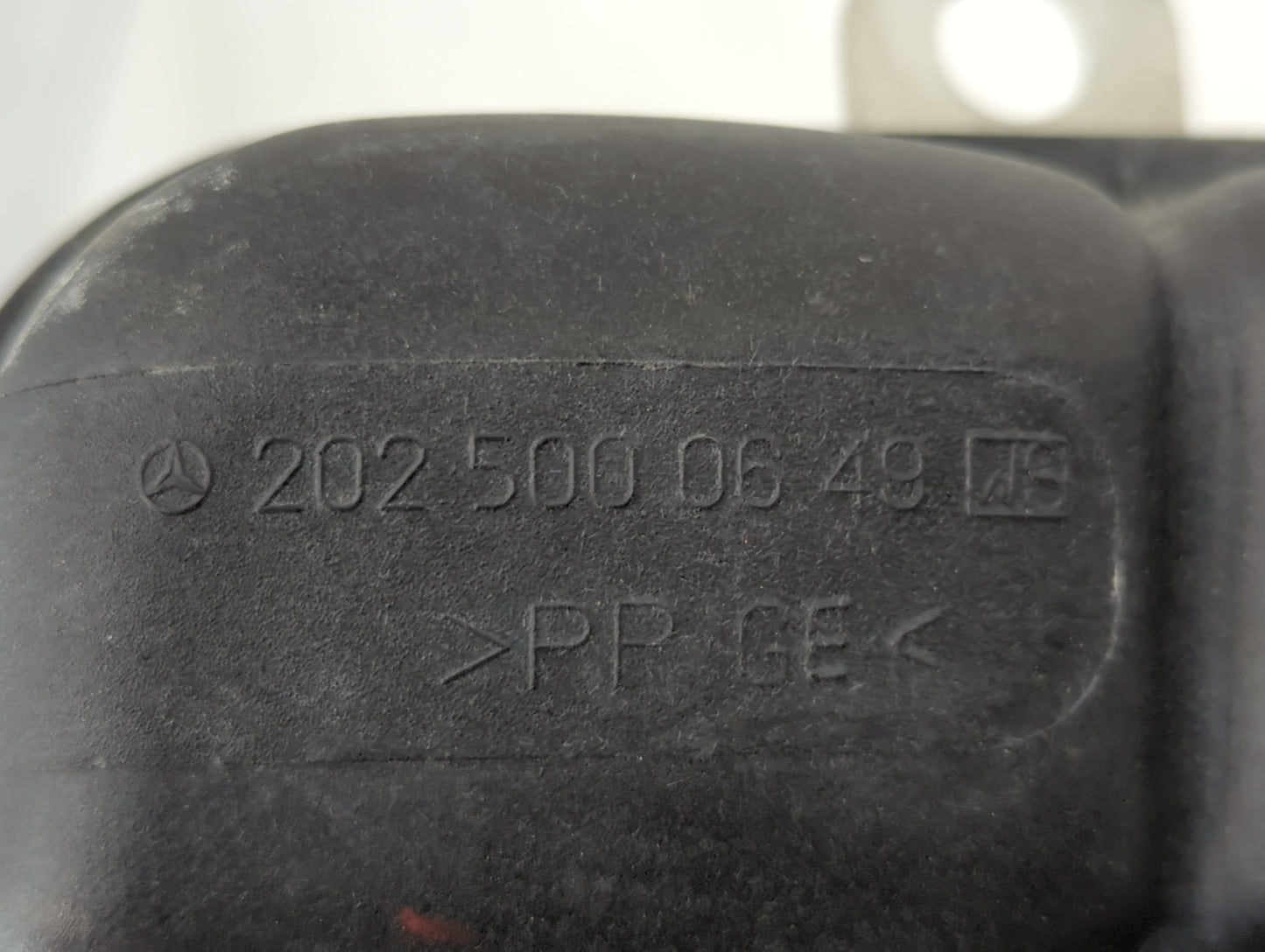 1999 Mercedes-benz Clk430 Windshield Washer Fluid Reservoir Bottle Oem - Oemusedautoparts1.com
