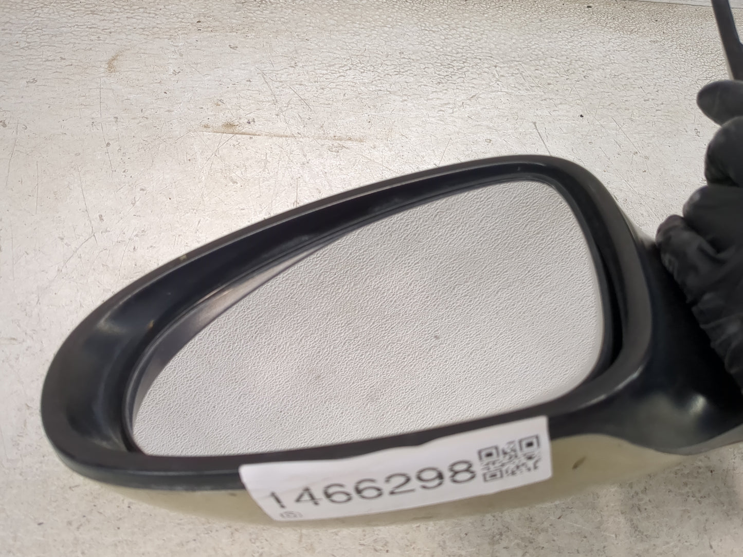 2002-2003 Nissan Altima Driver Side View Mirror - Left Door Mirror OEM Used - Oemusedautoparts1.com
