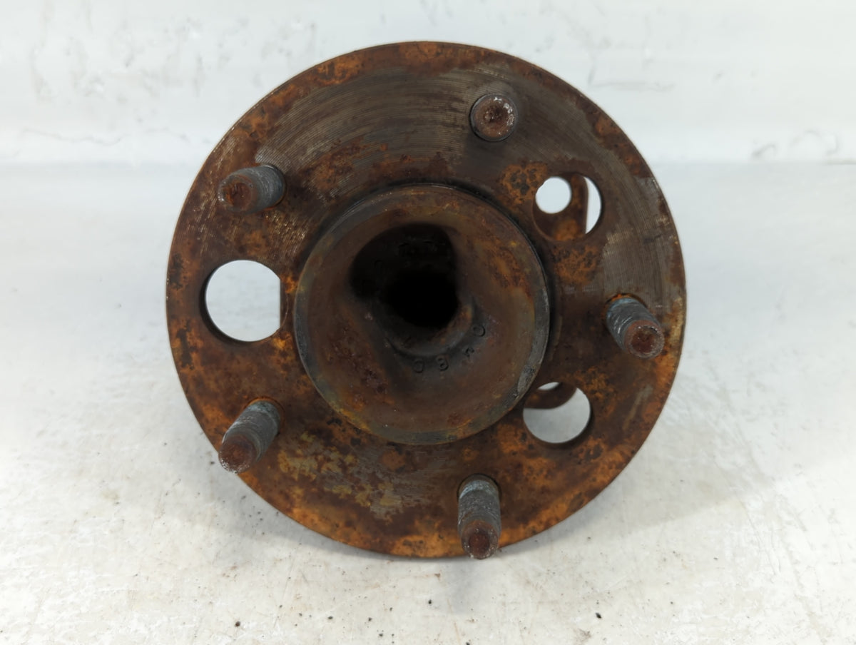 1999-2004 Oldsmobile Alero Driver Front Wheel Hub Oem 700720 - Oemusedautoparts1.com