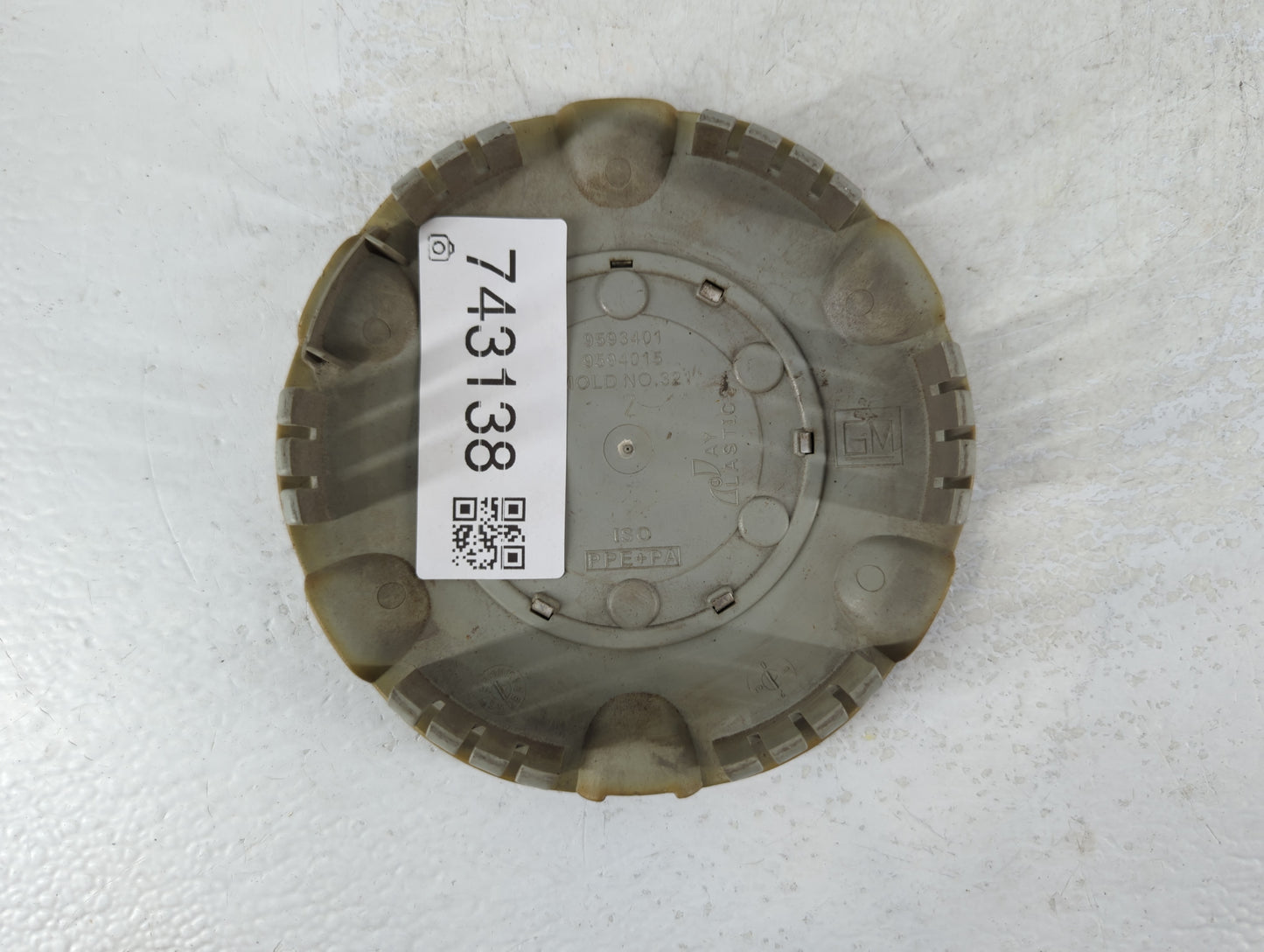 2002 Oldsmobile Bravada Rim Wheel Center Cap - Oemusedautoparts1.com