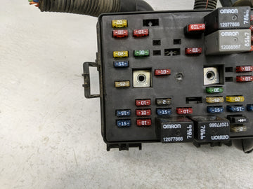 2002 Saturn L300 Fusebox Fuse Box Panel Relay Module Fits OEM Used Auto Parts