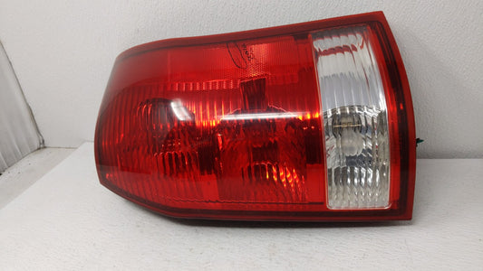2002-2003 Saturn Vue Tail Light Assembly Passenger Right OEM P/N:22692371 Fits Fits 2002 2003 OEM Used Auto Parts