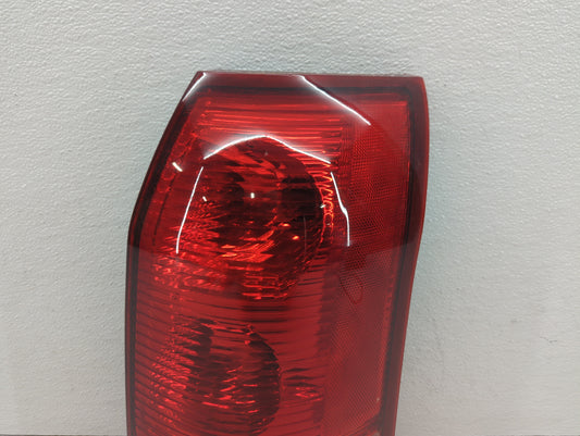 2002-2003 Saturn Vue Tail Light Assembly Passenger Right OEM P/N:22692371 22711438 Fits Fits 2002 2003 OEM Used Auto Parts