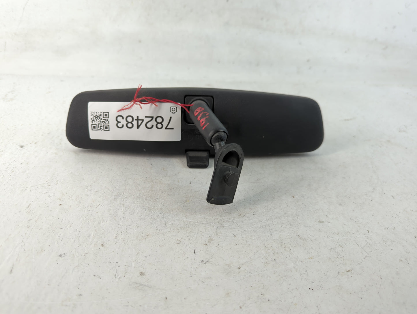 2002 Suzuki Xl-7 Interior Rear View Mirror Replacement OEM P/N:E8011083 Fits OEM Used Auto Parts - Oemusedautoparts1.com