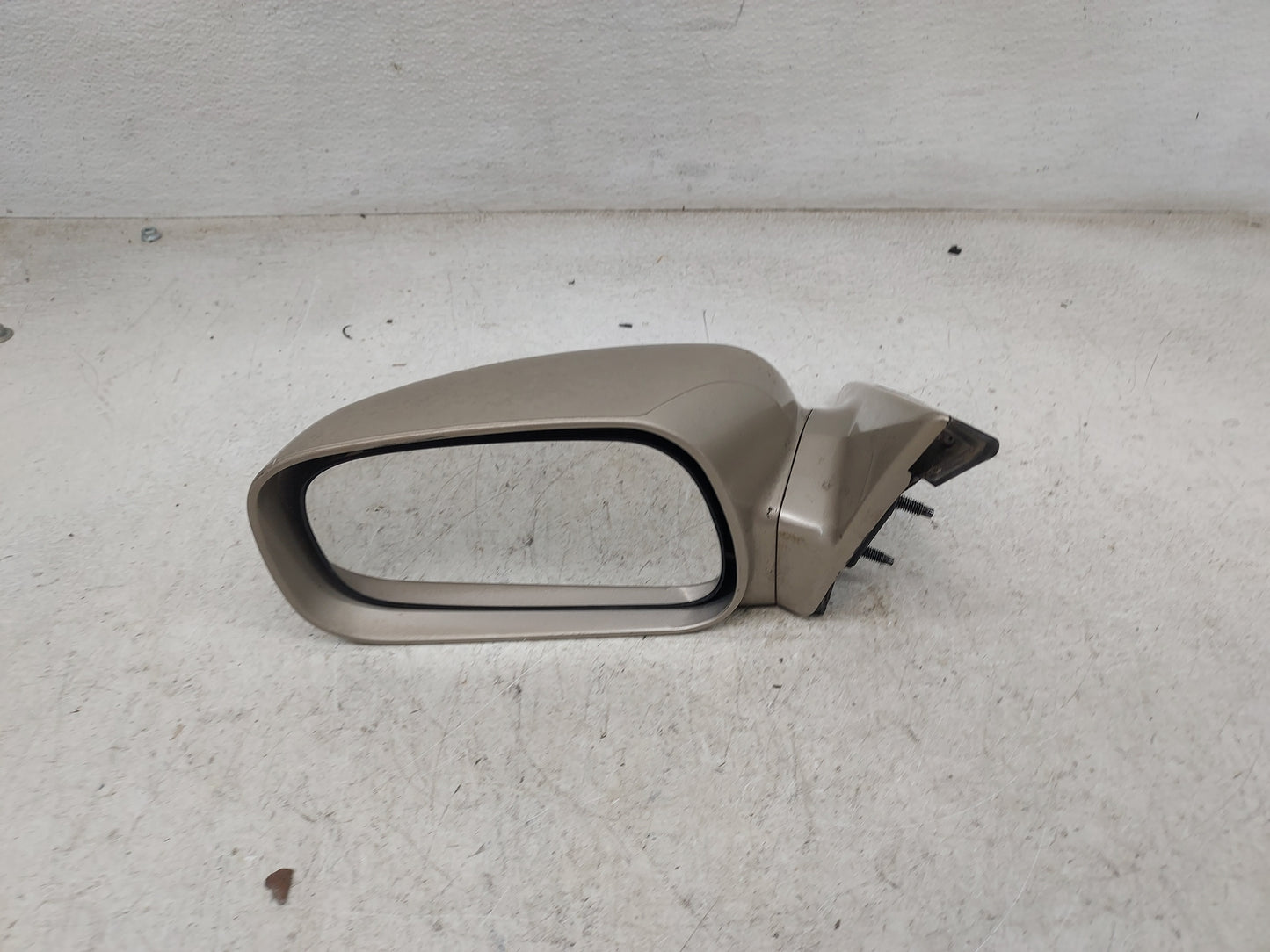 2002-2006 Toyota Camry Driver Side View Mirror - Left Door Mirror OEM Used - Oemusedautoparts1.com