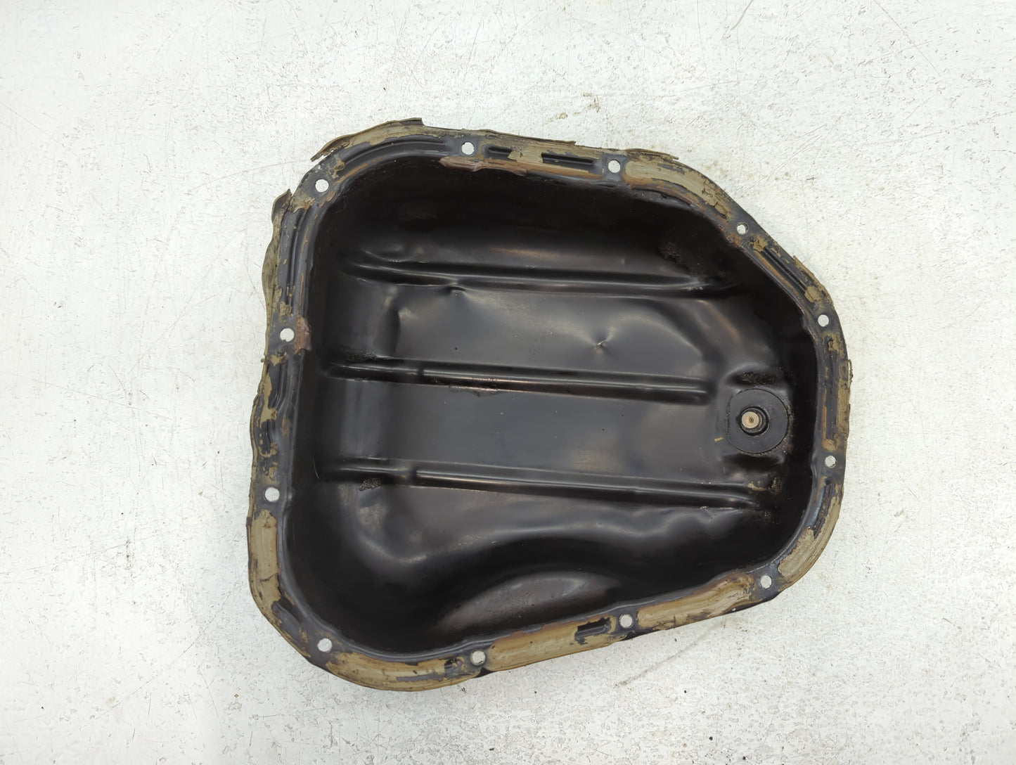 2001-2010 Toyota Highlander Engine Oil Pan Fits OEM Used Auto Parts - Oemusedautoparts1.com