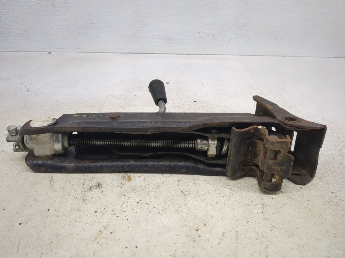 2002 Volkswagen Golf Spare Scissor Car Jack - Oemusedautoparts1.com