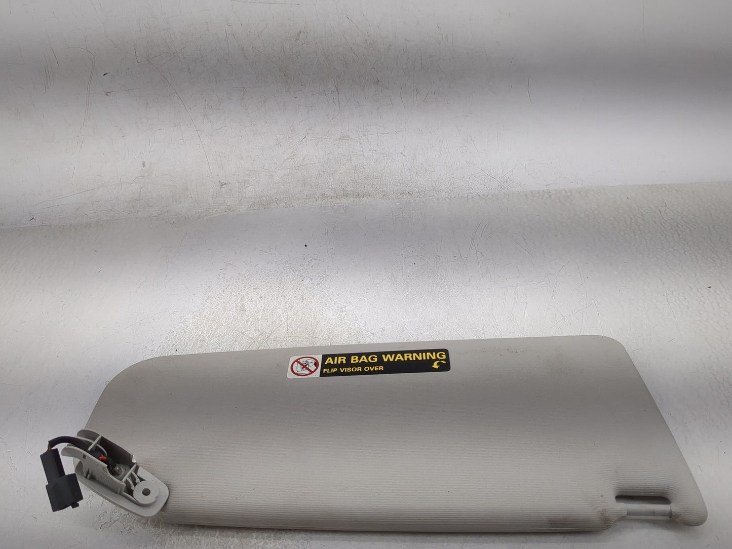 2000-2006 Volkswagen Jetta Sun Visor Shade Replacement Driver Left Mirror Fits OEM Used Auto Parts - Oemusedautoparts1.com