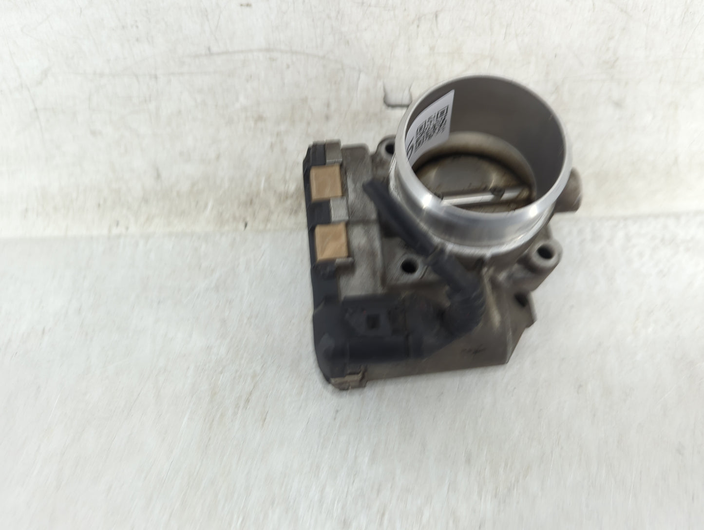 1999-2005 Volkswagen Passat Throttle Body P/N:06B 133 062 M Fits Fits 1999 2000 2001 2002 2003 2004 2005 2006 OEM Used Auto