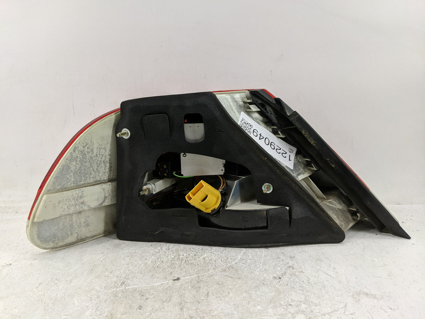2002 Volvo 745 Tail Light Assembly Passenger Right OEM Fits Fits 2003 2004 2005 OEM Used Auto Parts - Oemusedautoparts1.com