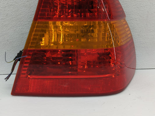 2002-2005 Bmw 325i Tail Light Assembly Passenger Right OEM P/N:6 907 934 Fits Fits 2002 2003 2004 2005 OEM Used Auto Parts
