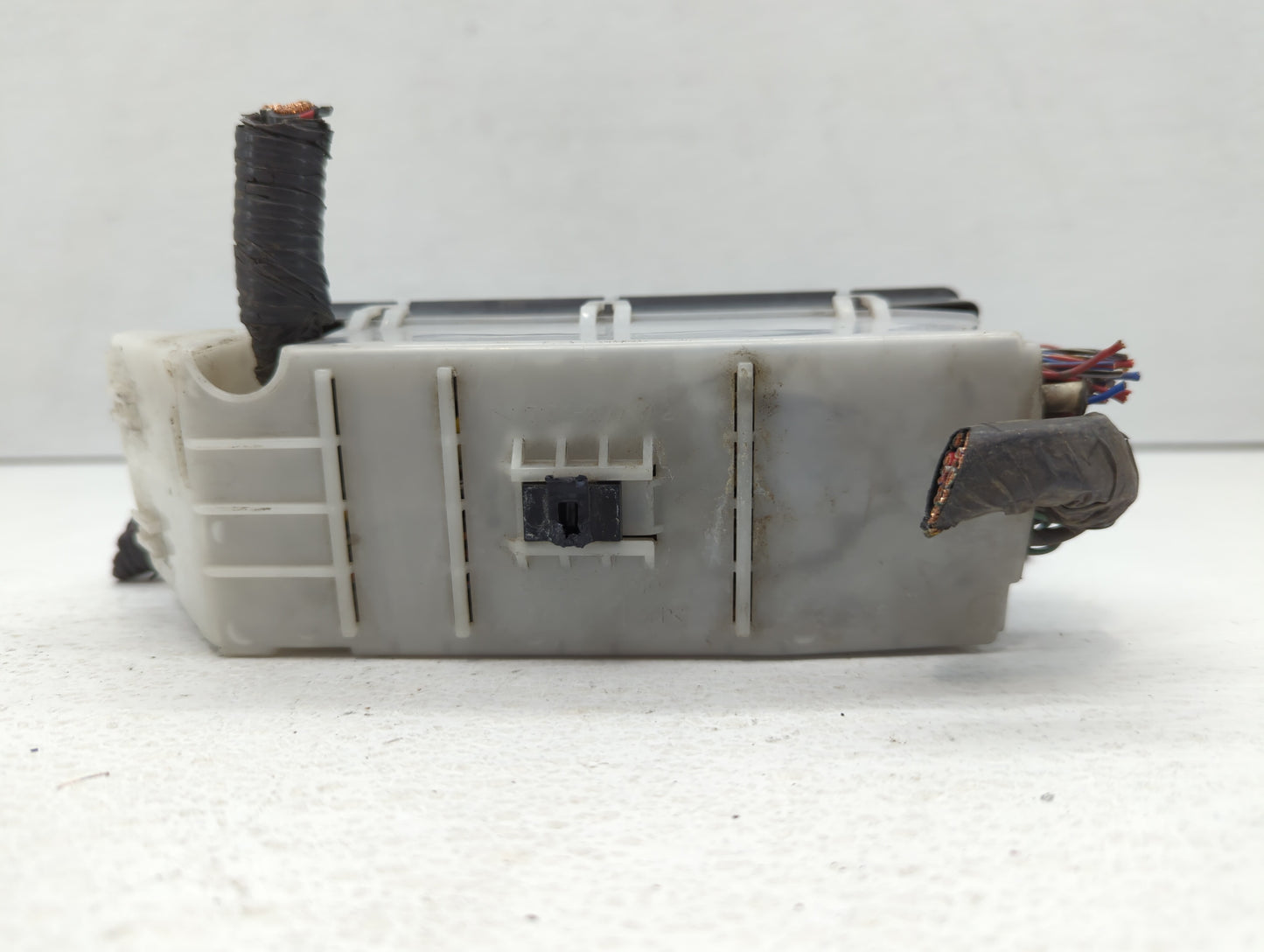 2001-2003 Bmw 525i Fusebox Fuse Box Panel Relay Module Fits Fits 1999 2000 2001 2002 2003 OEM Used Auto Parts - Oemusedautop