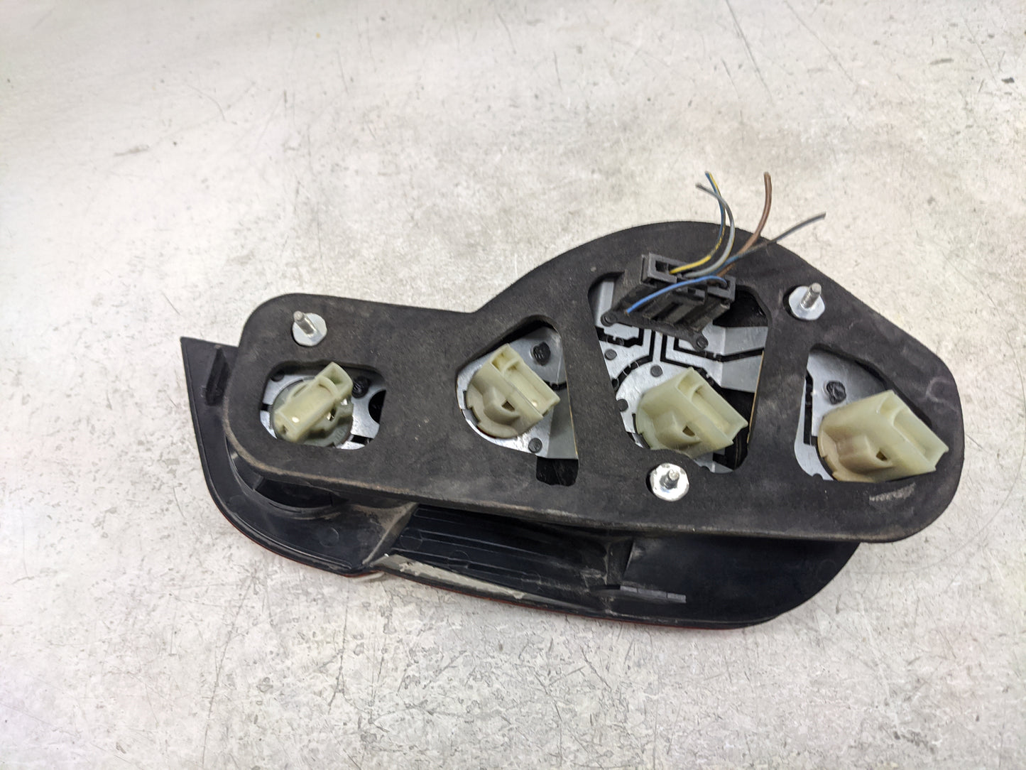2003 Bmw Z4 Tail Light Assembly Passenger Right OEM Fits OEM Used Auto Parts - Oemusedautoparts1.com