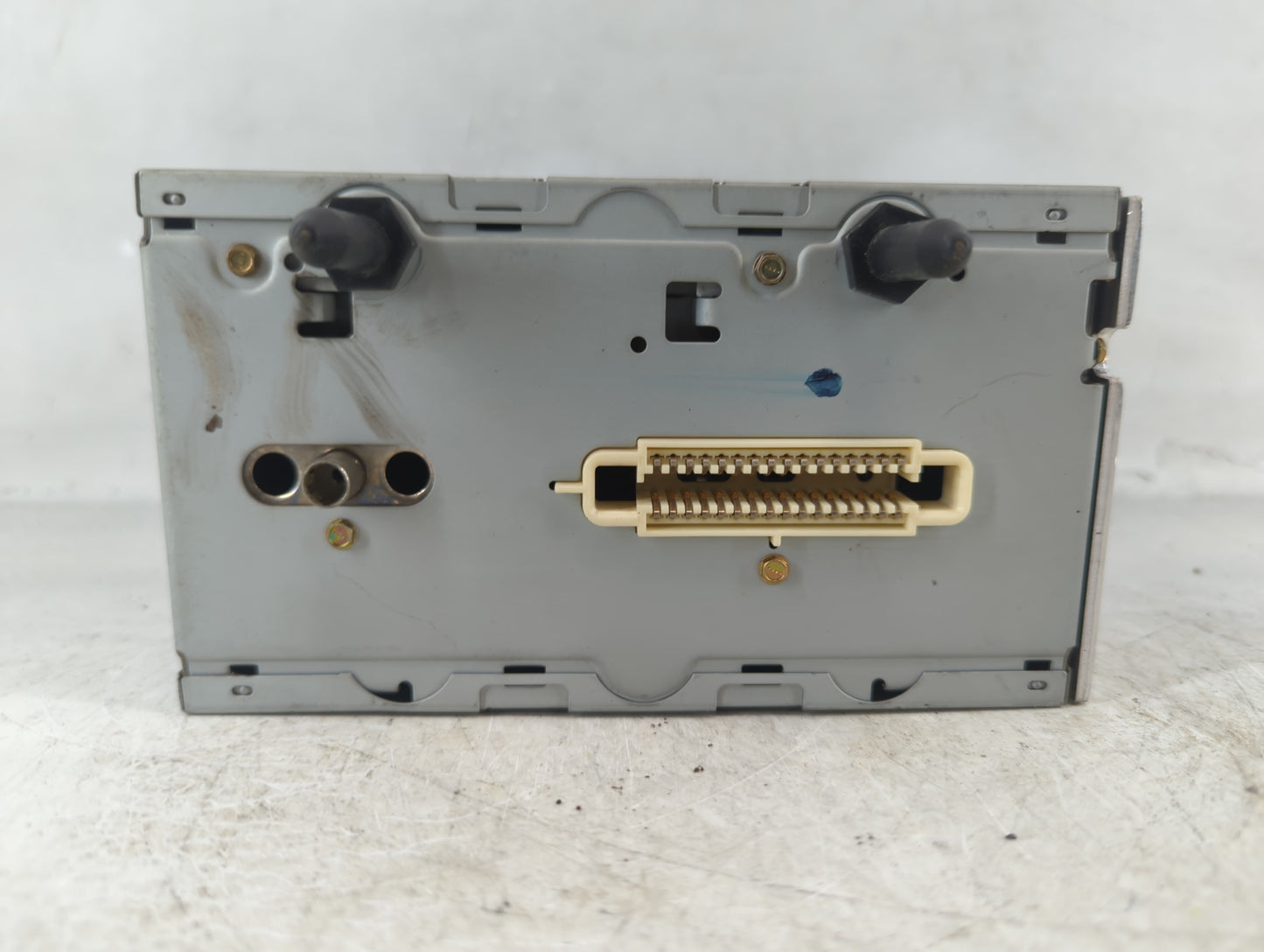 2003-2005 Buick Lesabre Radio AM FM Cd Player Receiver Replacement P/N:25734854 Fits Fits 2003 2004 2005 OEM Used Auto Parts
