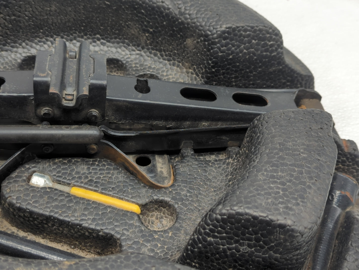 2003 Buick Regal Spare Scissor Car Jack - Oemusedautoparts1.com